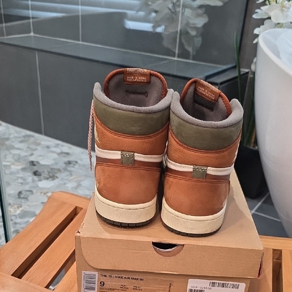 Nike High-Top Sneakers in Brown and Gray